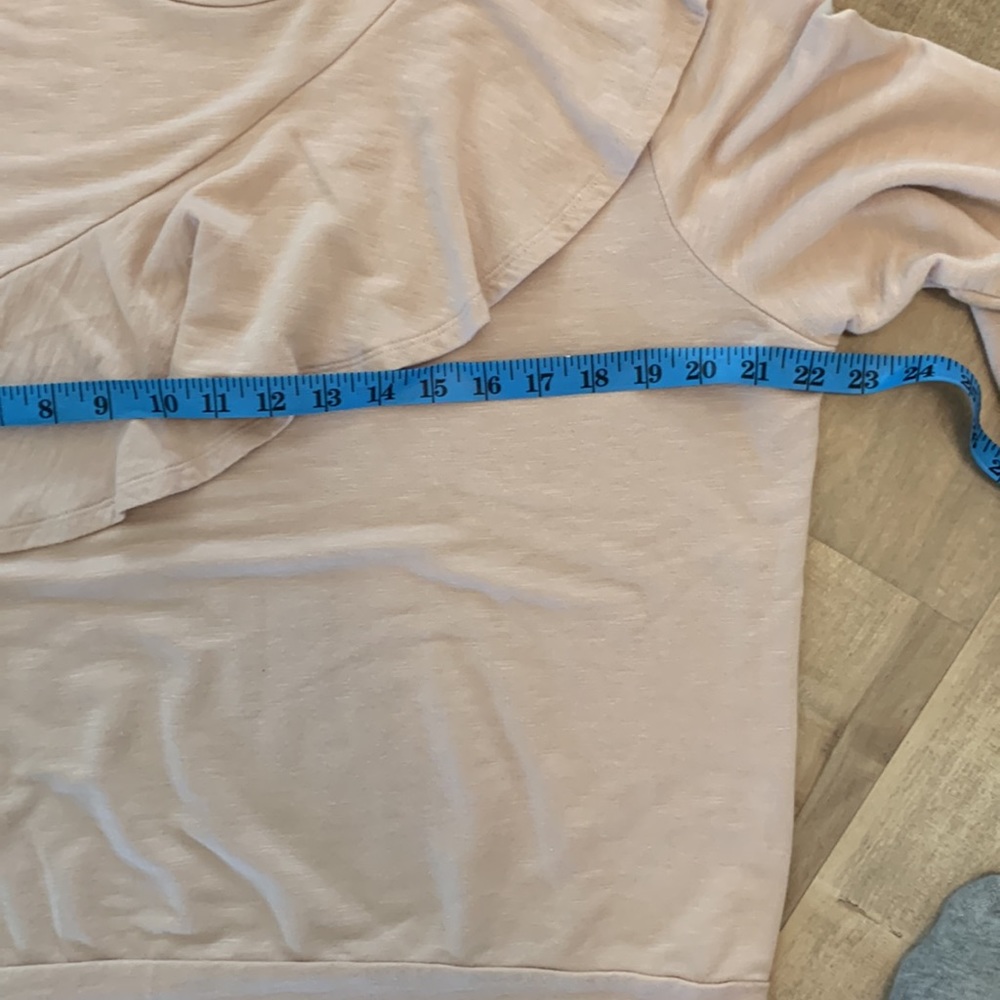 Soft and Stretchy Ruffled Top - Picture 5 of 5